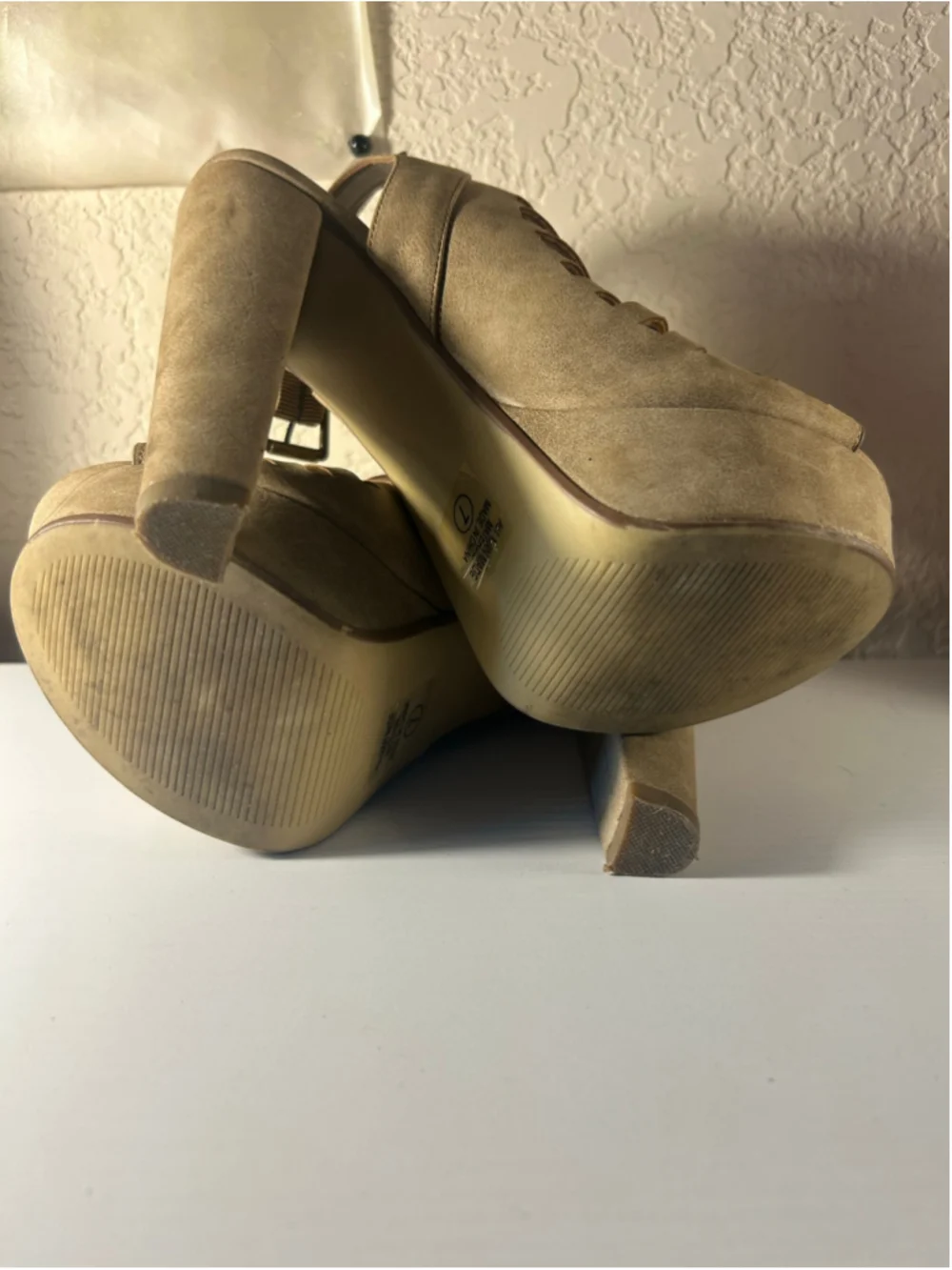 Women's Unbranded Beige Platform Heels Size 7
